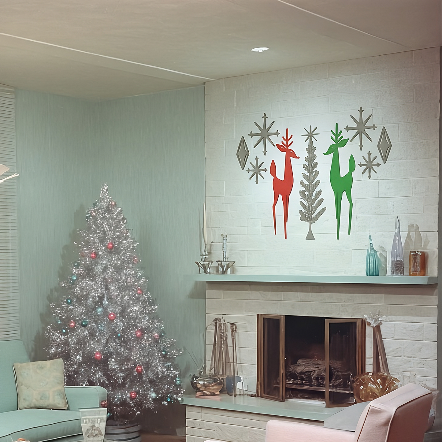 Holiday Retro Deer & Tree Diamond Starburst Wall Decor