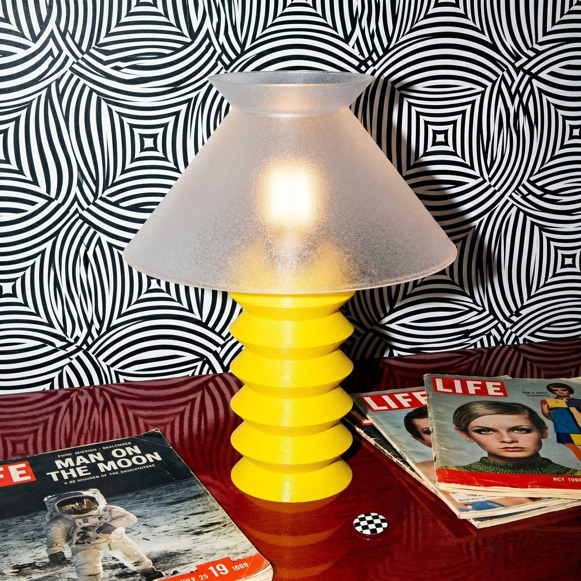 Retro Space Age Dopamine Desk Lamp The Dopamira