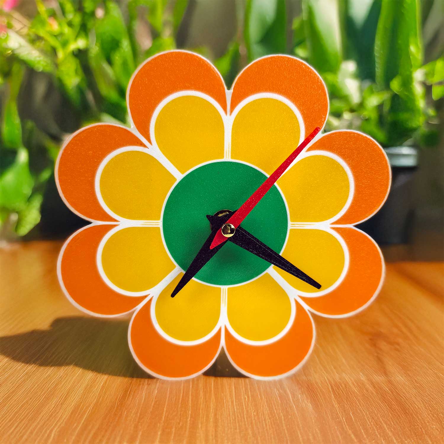 Flower Power Clock β Retro Layers