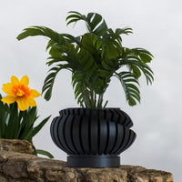 The Syvanna Space Age Minimalist Planter