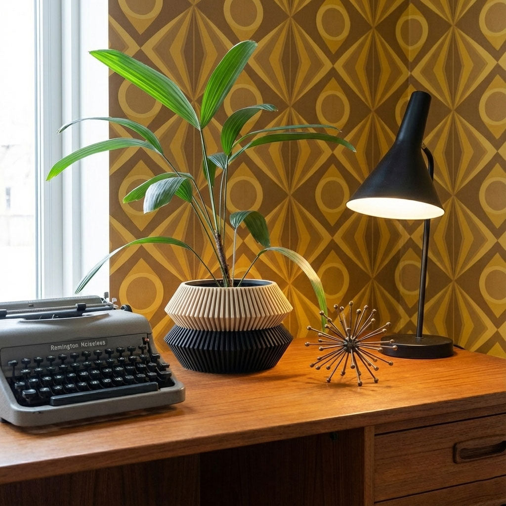 Winshire Space Age Planter