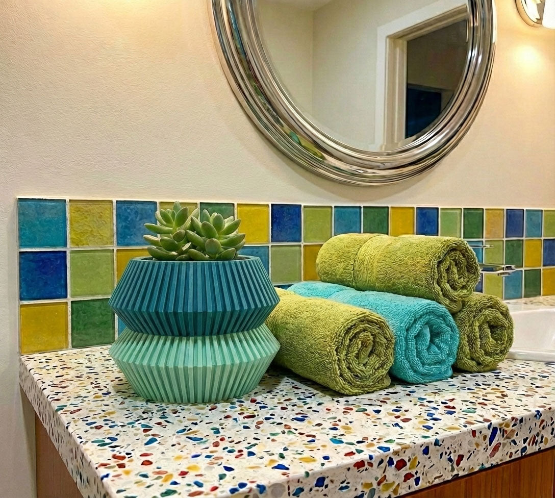 Winshire Space Age Planter